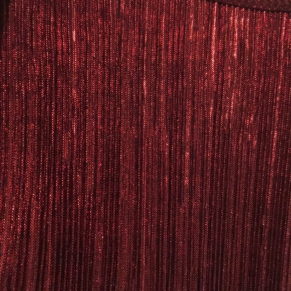 Metallic Ruby Red Top Short Sleeve Shirt NEW xmas - Picture 8 of 8